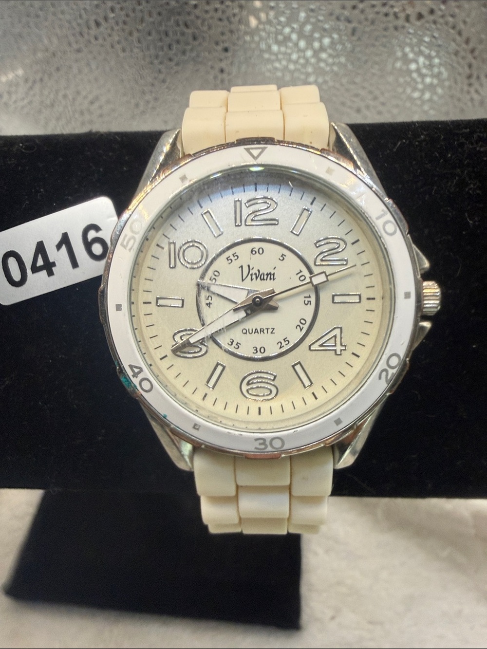 Vivani Women’s Cream Silicone Strap Watch – Classic Quartz Timepiece